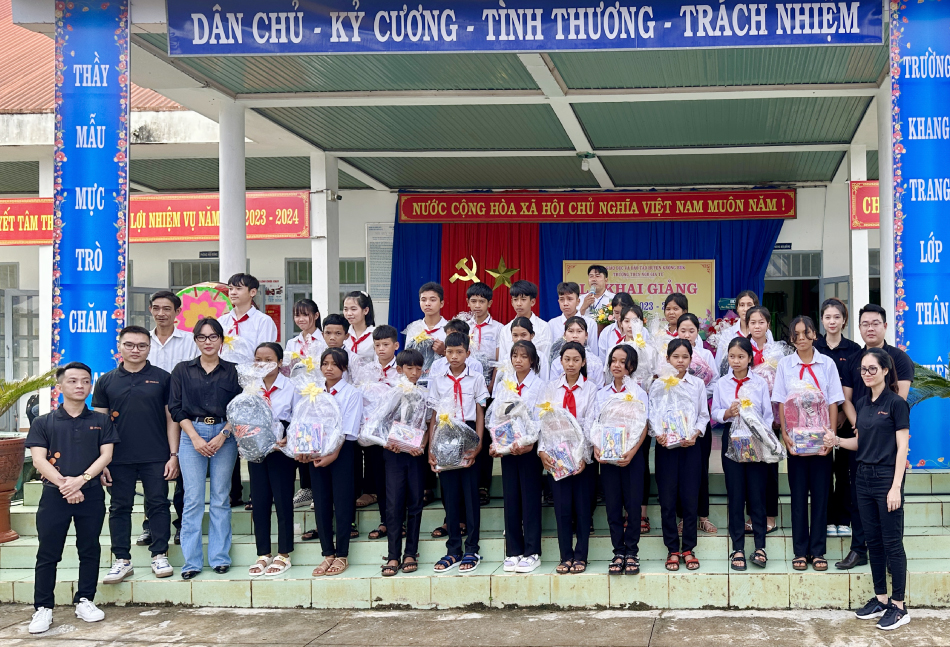 Quà tặng cho học sinh
